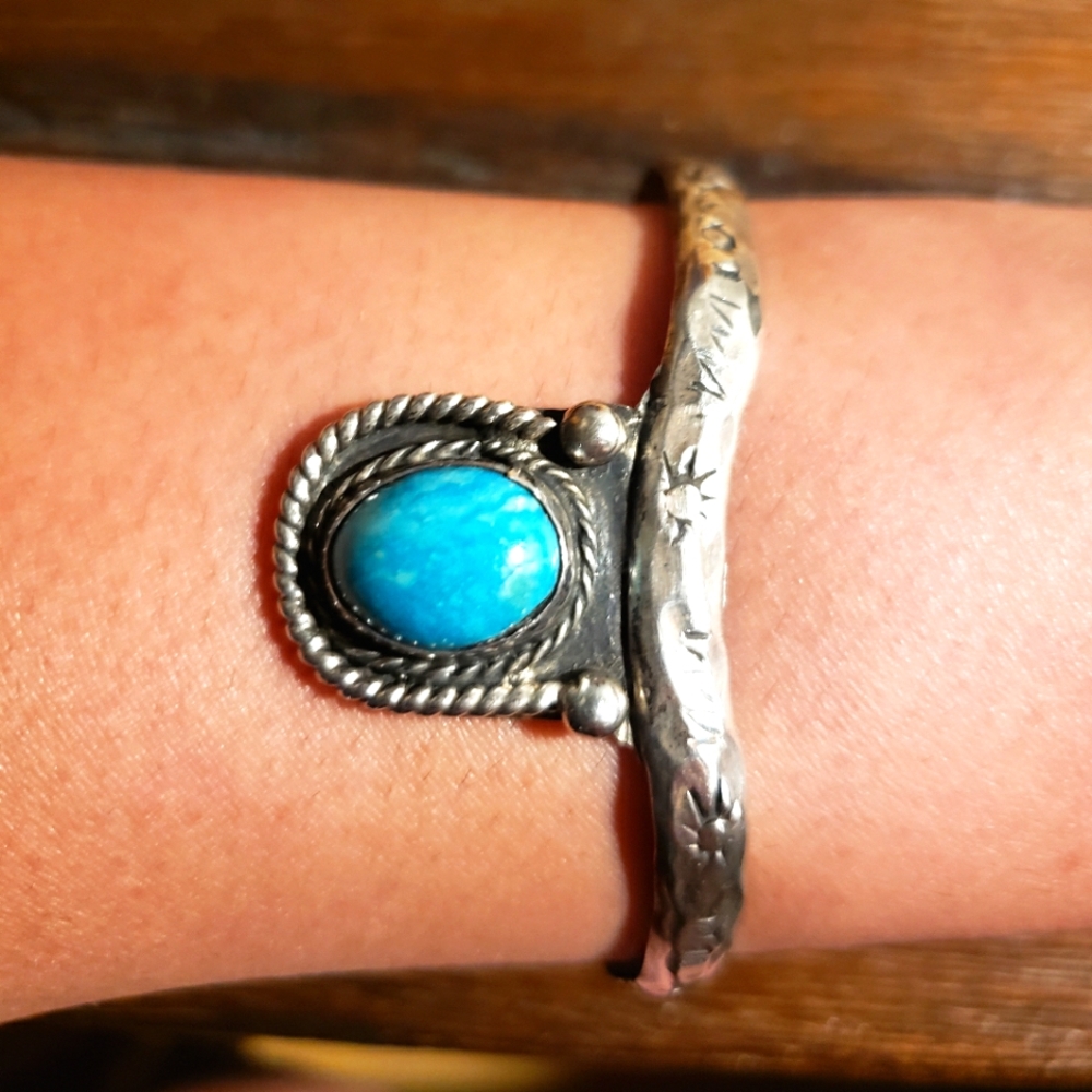 Vintage Sterling Silver Turquoise Cuff Bracelet